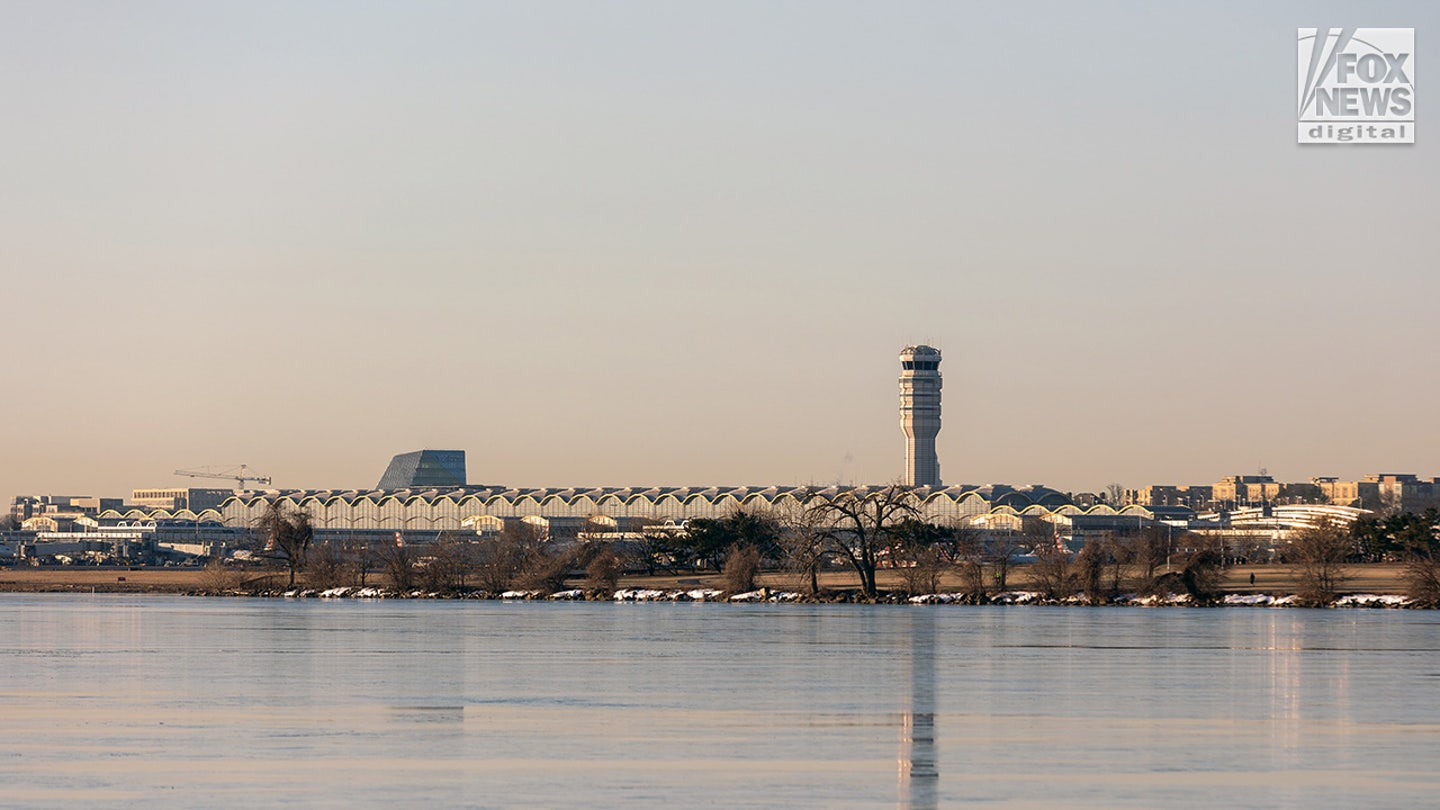 Report: Two Planes Aborted Landings at DCA Due to Helicopters in Flight Path Before Crash